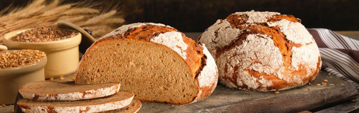 Urgetreide-Brot mit fermentierten Getreidekörnern Emmer und Einkorn